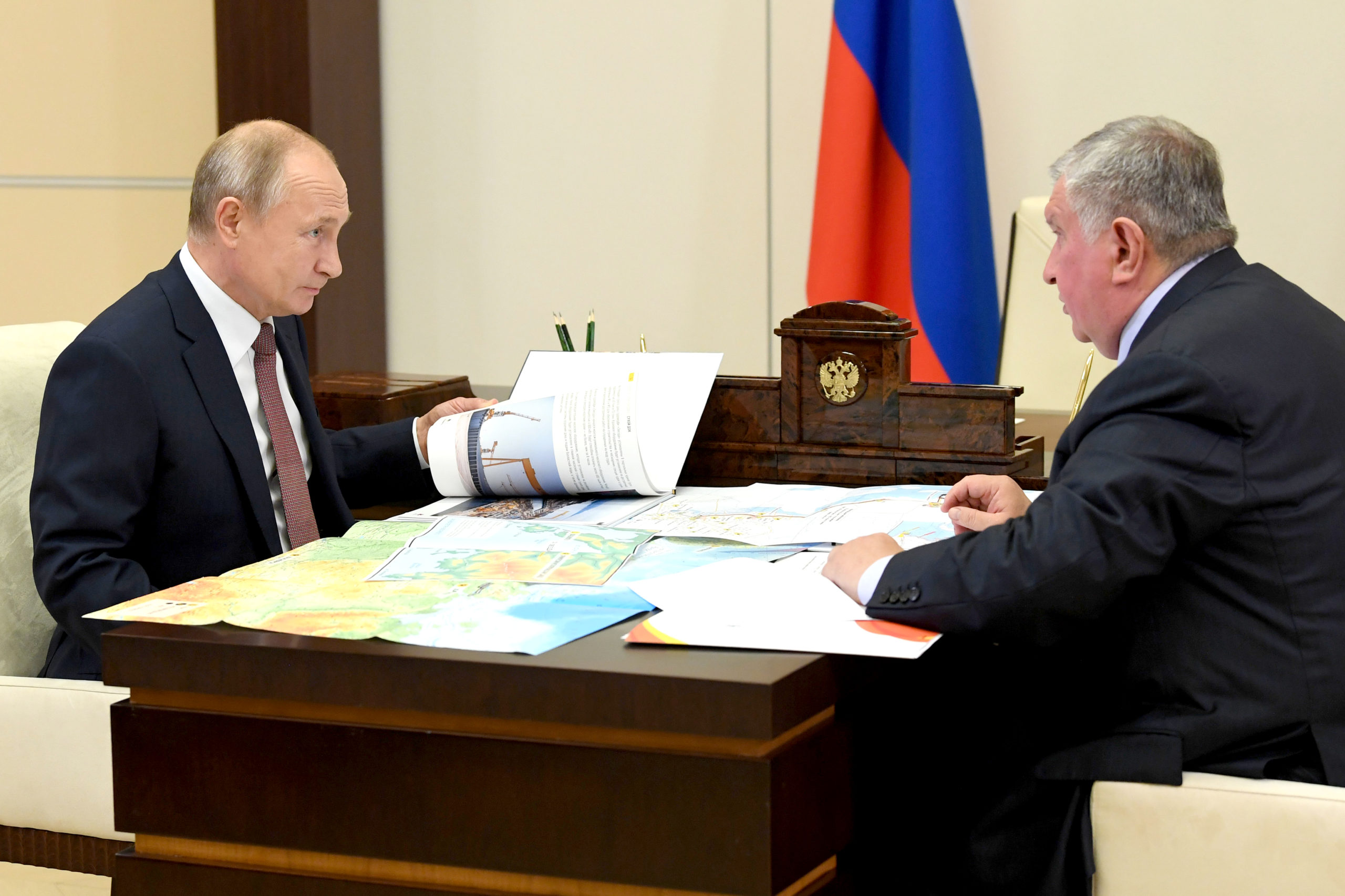 Russia's President Vladimir Putin (L) meets with Rosneft CEO Igor Sechin in November 2020. Getty Images photo
