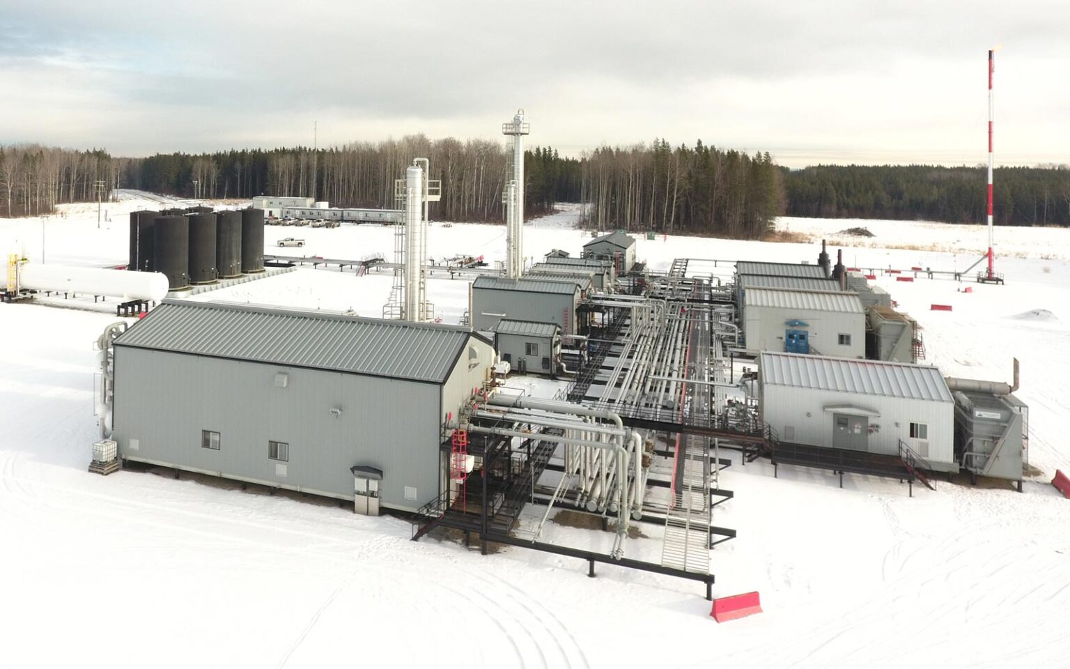 The NGIF Emissions Testing Centre combines live testing at Tourmaline Oil’s West Wolf Lake gas processing plant near Edson, Alberta with simulated emissions testing in labs at the University of Calgary. Photo courtesy Canadian Gas Association