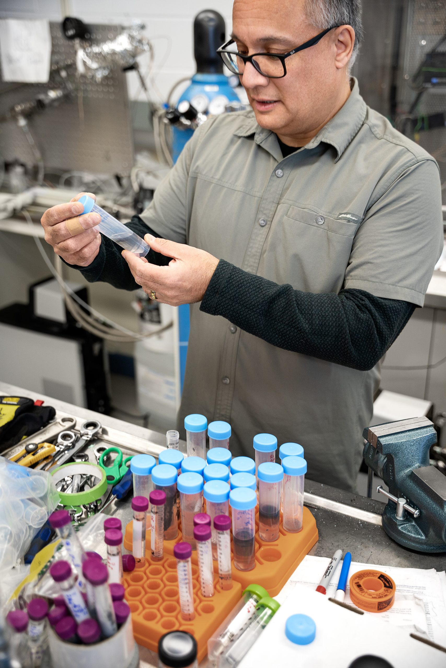 Noted for innovations like transportable solid bitumen and carbonless flaring, many of Ian Gates’ projects start in his garage or in the university lab using modified home gadgets. Photo for the Canadian Energy Centre