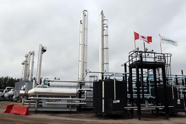 Cenovus’s Wolf Lake Natural Gas Plant in the Deep Basin in west central Alberta. Photograph courtesy Cenovus Energy Inc.